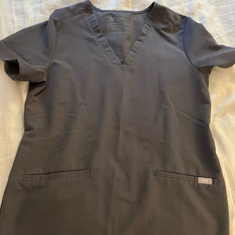 Gray figs scrub top